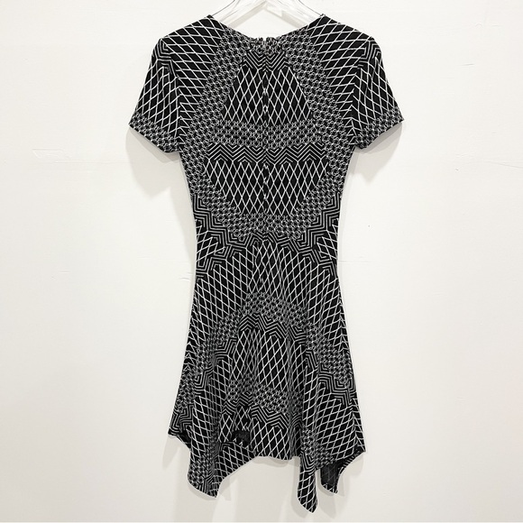 BCBGmaxazria Arsley Knit Dress Asymmetric Hem Printed Fit & Flare Size XS - Picture 2 of 10